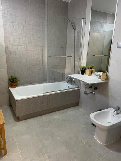 Bonito Apartamento Cerca Del Centro - Trinidad Málaga Eksteriør billede